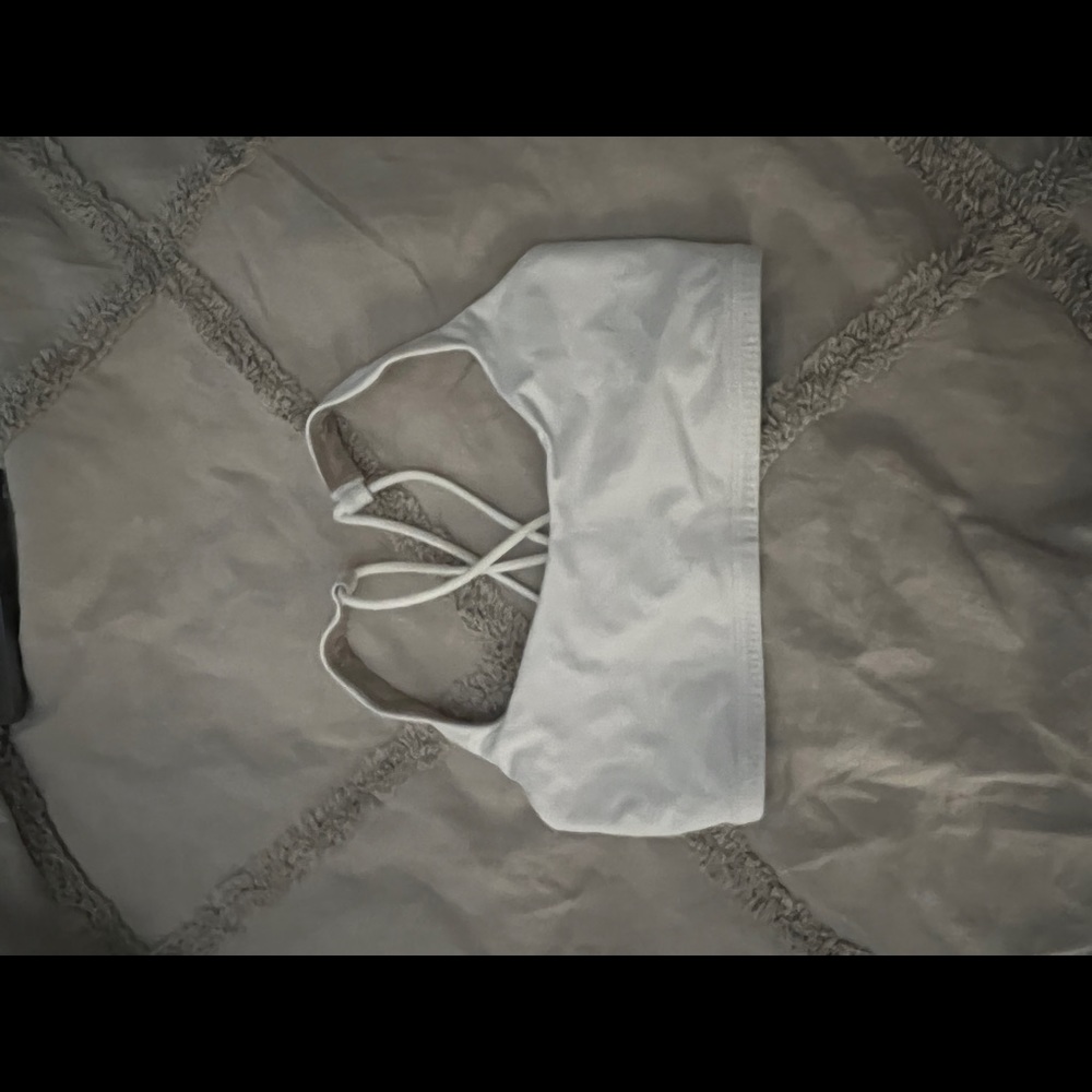 LULU LEMON SPORTS BRA GOOD CONDITION